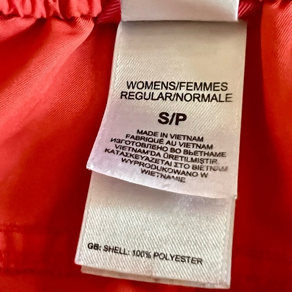 The North Face Women’s Shorts Size S/p Orange Summer Spring Attire Workout run - Picture 6 of 8